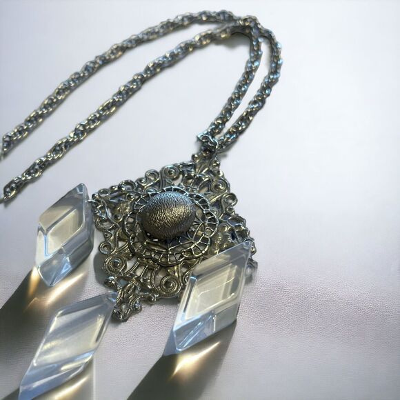 Vintage Jewelry - Celebrity NY Company Vintage 70s Statement Necklace Lucite Pendant Silver Tone